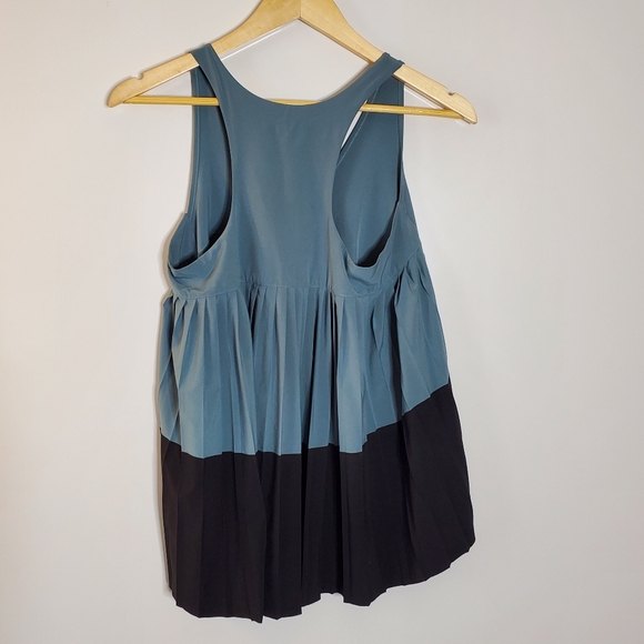 Athleta Swing forward Plated Back trapeze tank top two tone color Athletic - Picture 3 of 12